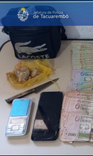 Incautación de droga, balanza y dinero Incautación de droga, balanza y dinero