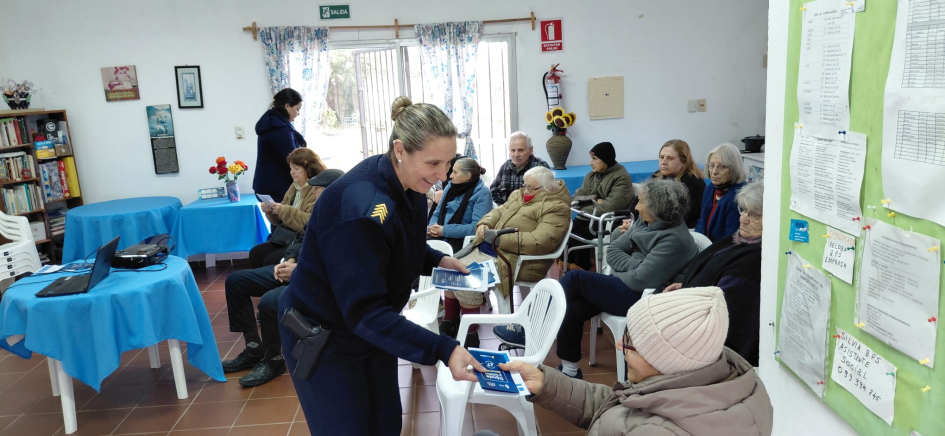 charla de prevención de estafas maria ines thexeira