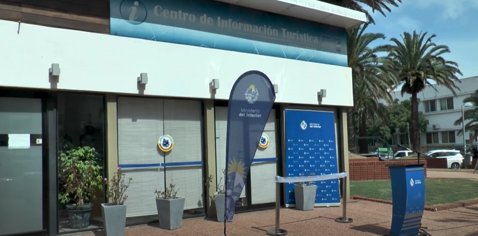 Fachada nueva oficina de Migración Fachada nueva oficina de Migración