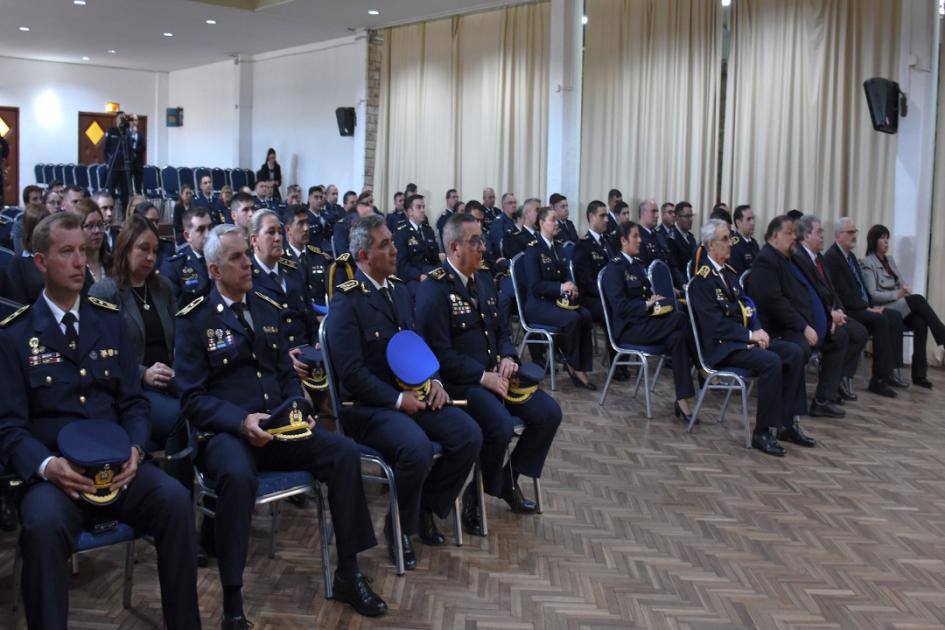 Autoridades policiales, docentes y egresados Autoridades policiales, docentes y egresados