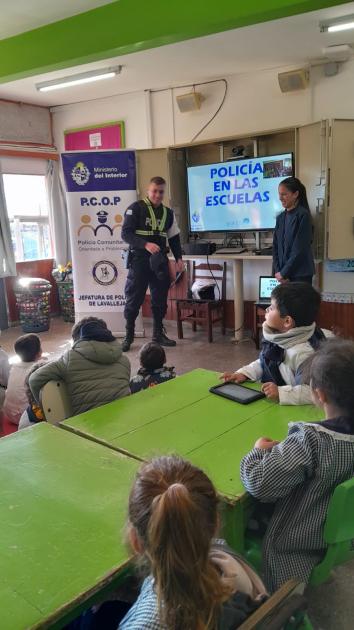 Taller PCOP Policía un amigo Taller PCOP Policía un amigo