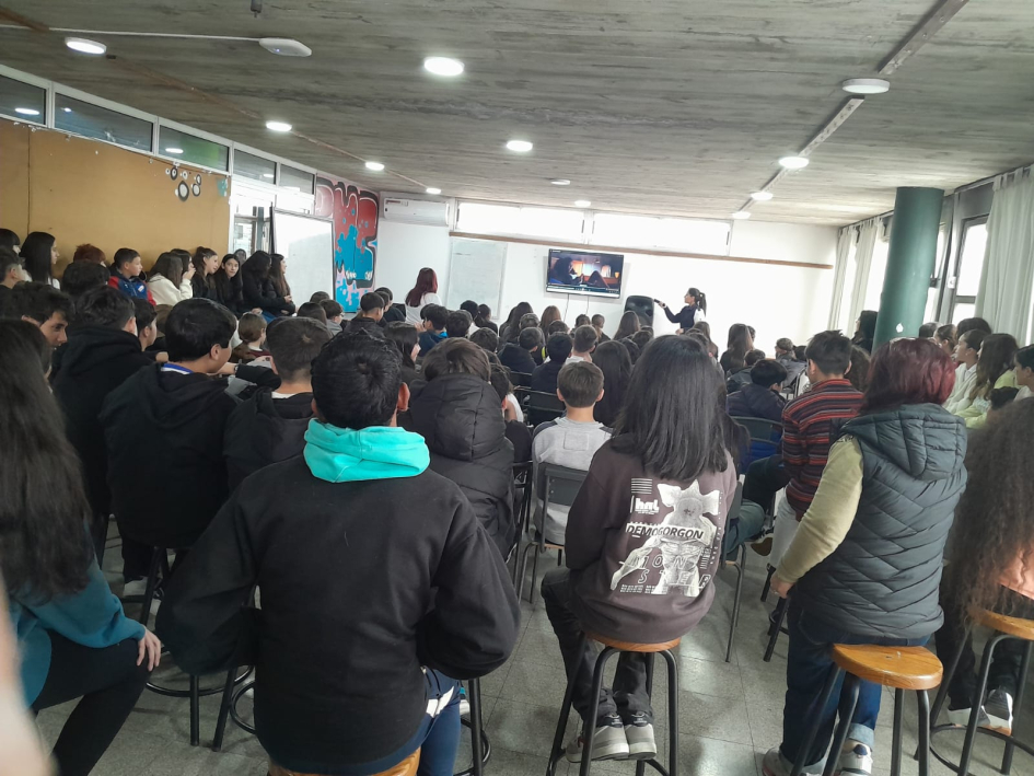 Taller PCOP en Liceo 3 Lolita Rubial
