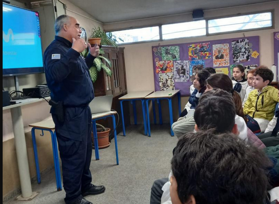 Taller uso responsable de las redes sociales y protección de datos personales Taller uso responsable de las redes sociales y protección de datos personales