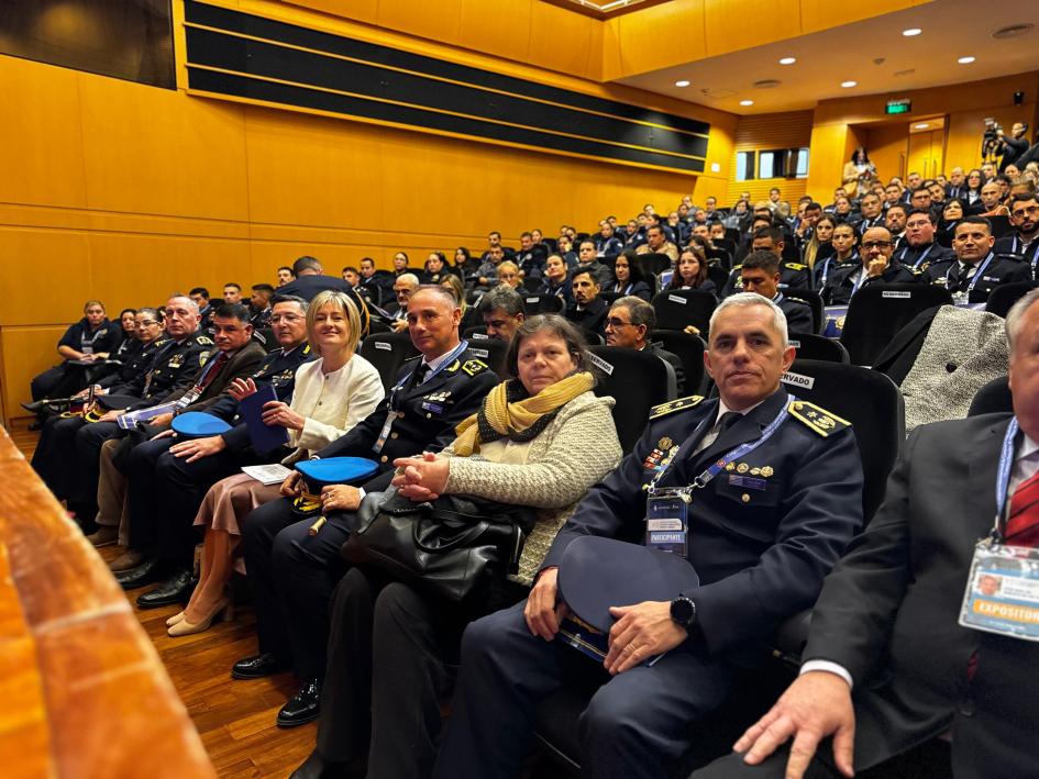 Autoridades en el Congreso. Autoridades en el Congreso.