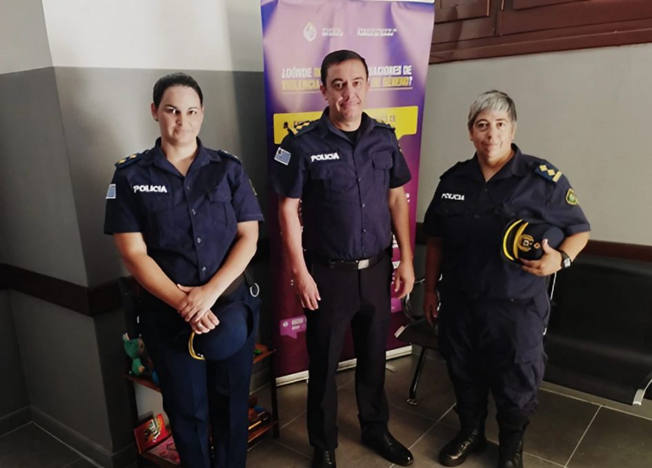 Policías de la Oficina de Violencia Doméstica y Género en Pan de Azúcar Policías de la Oficina de Violencia Doméstica y Género en Pan de Azúcar
