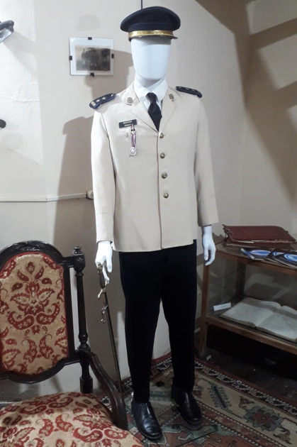 Uniforme de gala de Oficiales en el museo de Jefatura