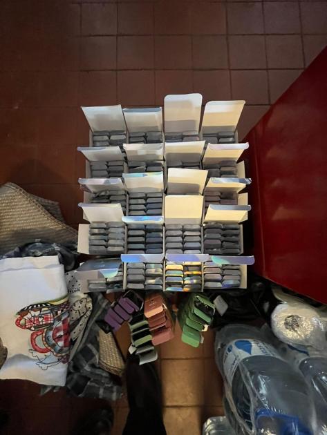 Varias cajas de cigarros eléctricos tipo vaporizadores incautados en procedimientos. Varias cajas de cigarros eléctricos tipo vaporizadores incautados en procedimientos.