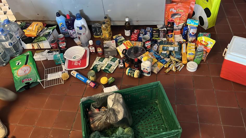Mercaderia incautada: comestibles, productos de higiene incautados en procedimiento. Mercaderia incautada: comestibles, productos de higiene incautados en procedimiento.