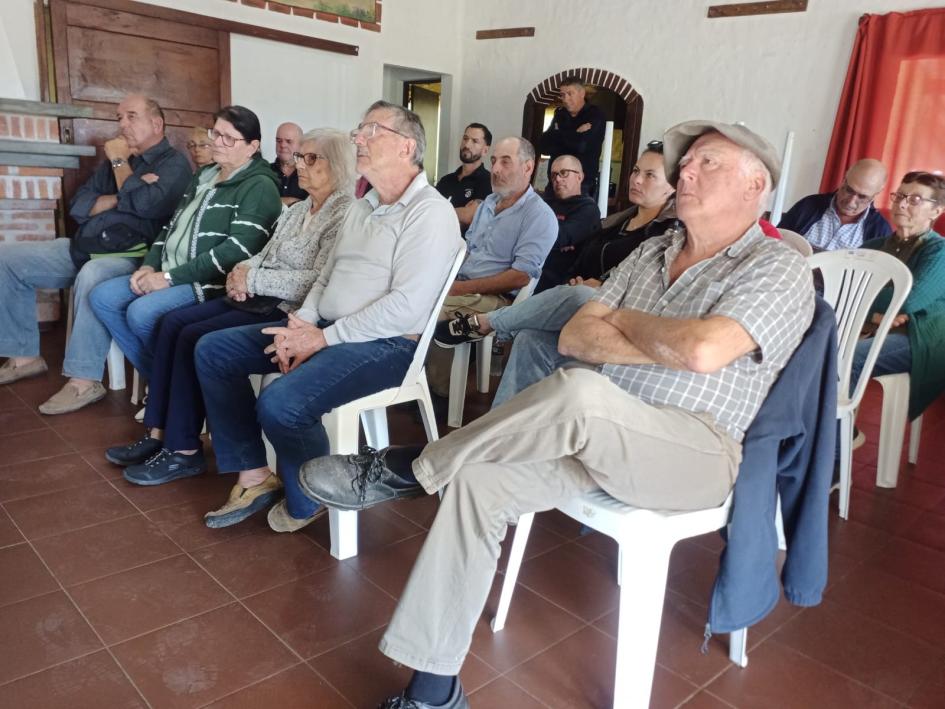 Vecinos de Villa del Rosario y Policía Comunitario Vecinos de Villa del Rosario y Policía Comunitario