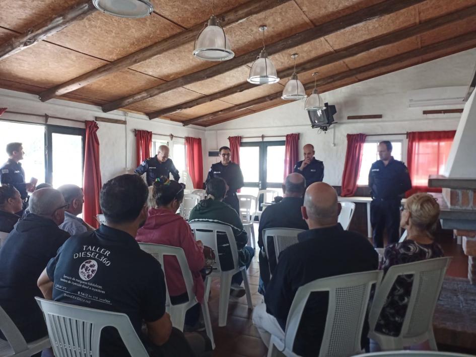 Vecinos de Villa del Rosario y comando de frente Vecinos de Villa del Rosario y comando de frente