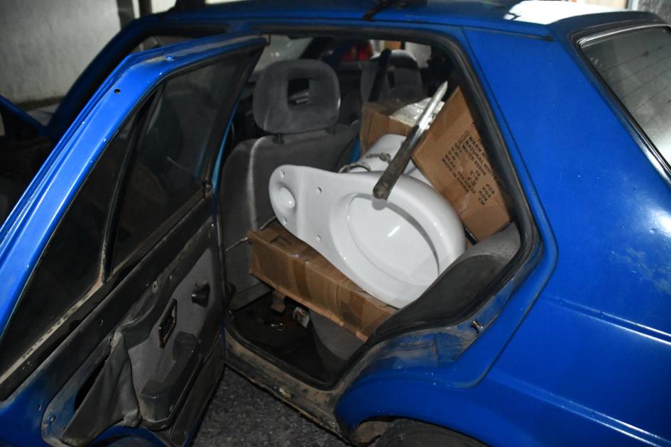 Vehículo intervenido con objetos hurtados Vehículo intervenido con objetos hurtados