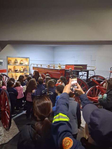Visitas escuelas y colegios Visitando el museo de la DNB