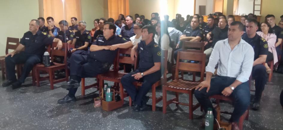 Público asistente al taller de cibercrimen Público asistente al taller de cibercrimen