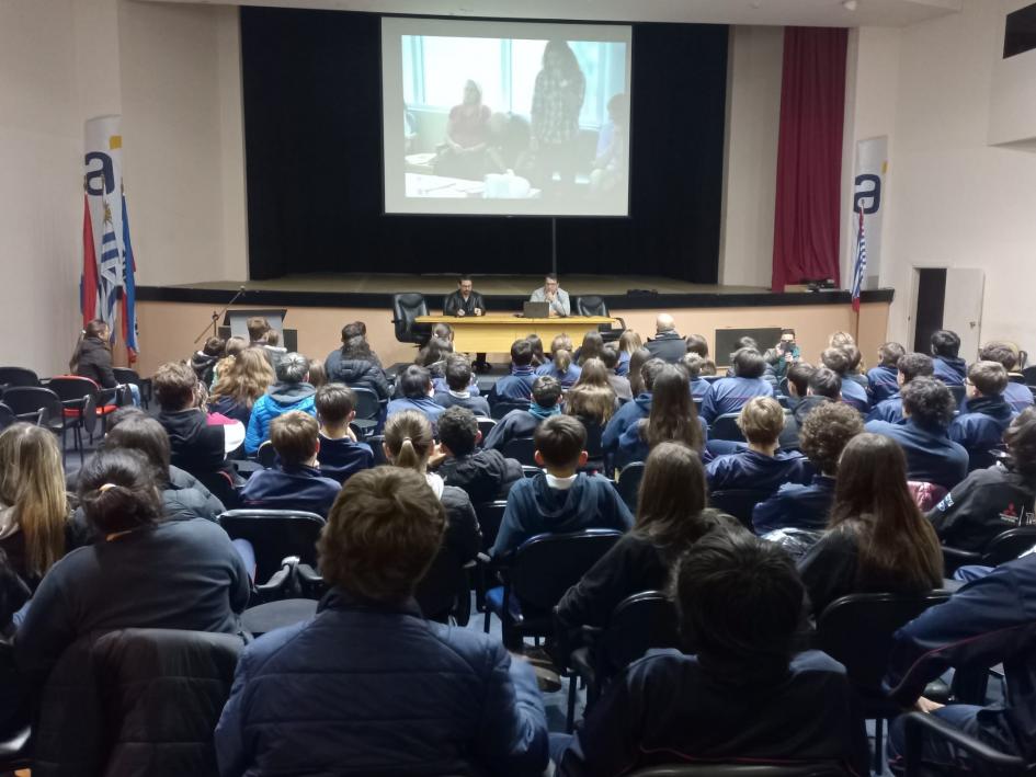 Vista de los alumnos en la charla Vista de los alumnos en la charla