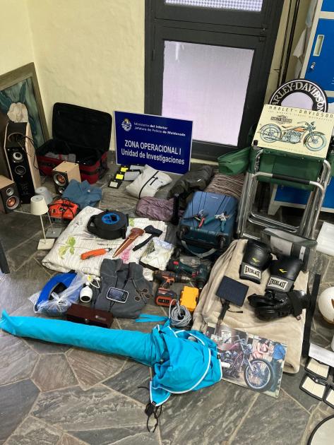 Incautacion en allanamiento Objetos incautados en la casa de uno de los detenidos
