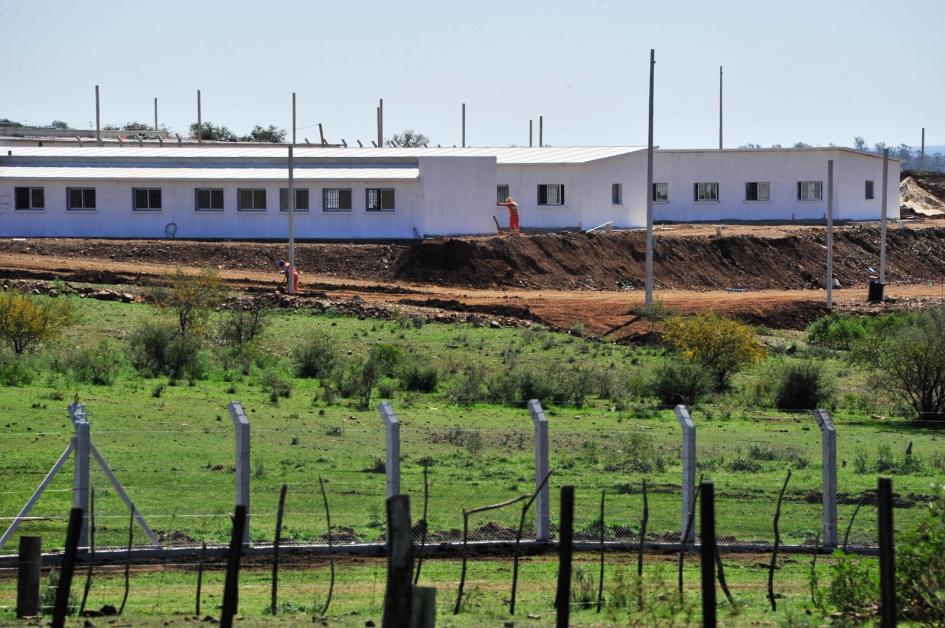 Fachada de la nueva cárcel Contrucción