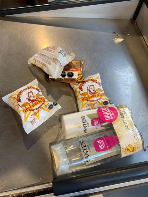 Shampoo y alfajores hurtados 