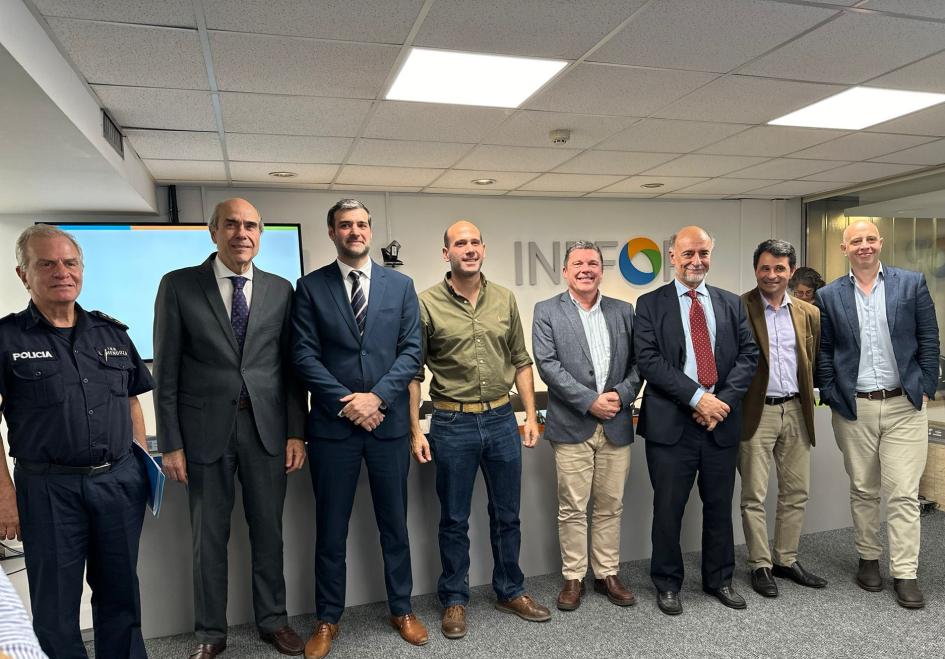 Ministros, director del INR y director de INEFOP Ministros, director del INR y director de INEFOP