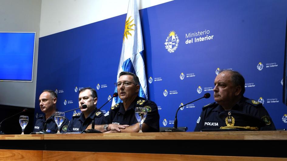 Director de la Policía Nacional, jefe de JPCanelones, subdirector PNacional, subdirector PCientífica