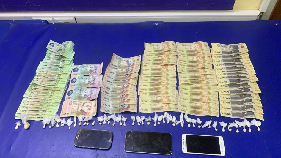 Objetos incautados durante el procedimiento. Objetos incautados durante el procedimiento.