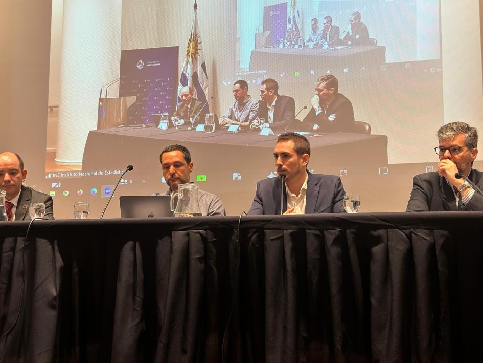 Diego Sanjurjo participando de un mesa redonda sobre estadísticas de criminalidad y violencia. Diego Sanjurjo participando de un mesa redonda sobre estadísticas de criminalidad y violencia.