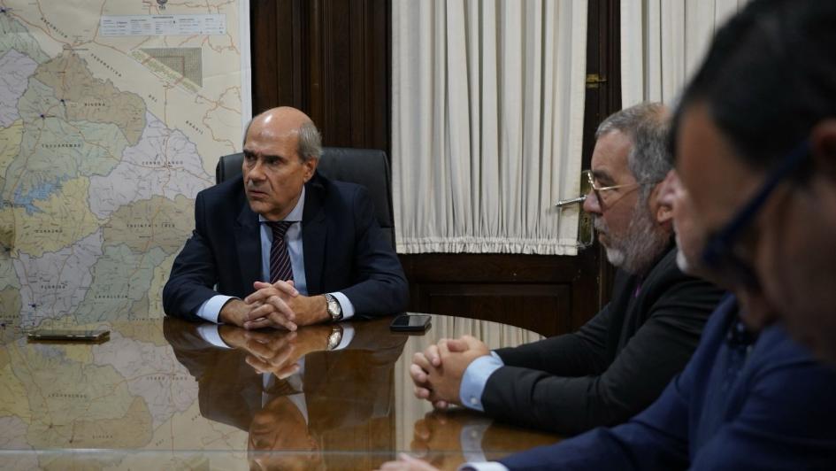 Ministro del interior y presidentes de Peñarol y Nacional