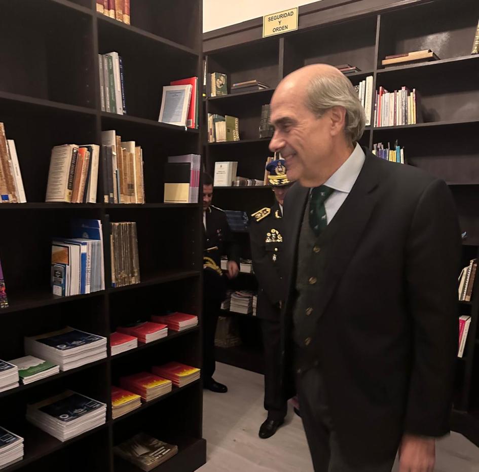 Inauguración de biblioteca temática en DNEP