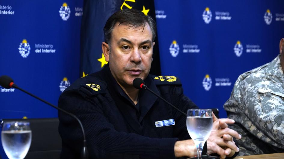 autoridaes policiales en conferencia 