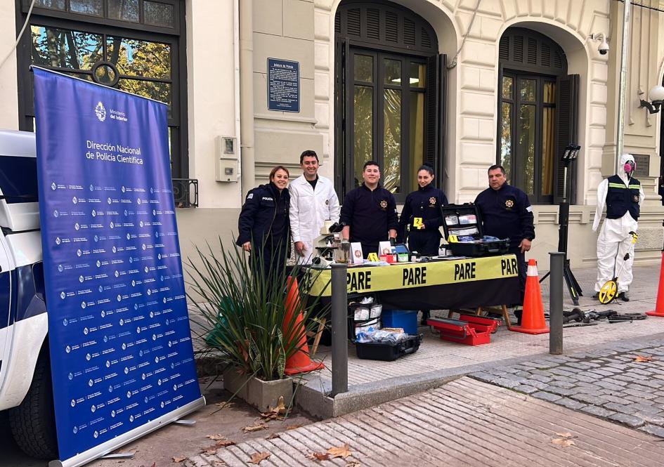 Policía Científica se sumó a Mayo Amarillo, brindando actividades en varios departamentos