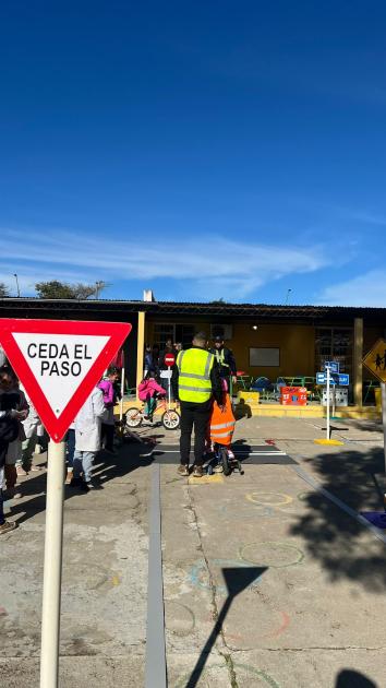 Jornada de Escuelita de Tránsito en Escuela 18 "Juan Zorrilla de San Martín". Taller se seguridad vial