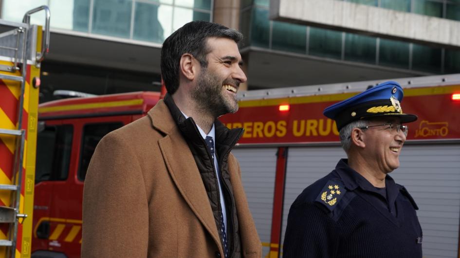 Entrega de autobombas a la Dirección Nacional de Bomberos Entrega de autobombas a la Dirección Nacional de Bomberos