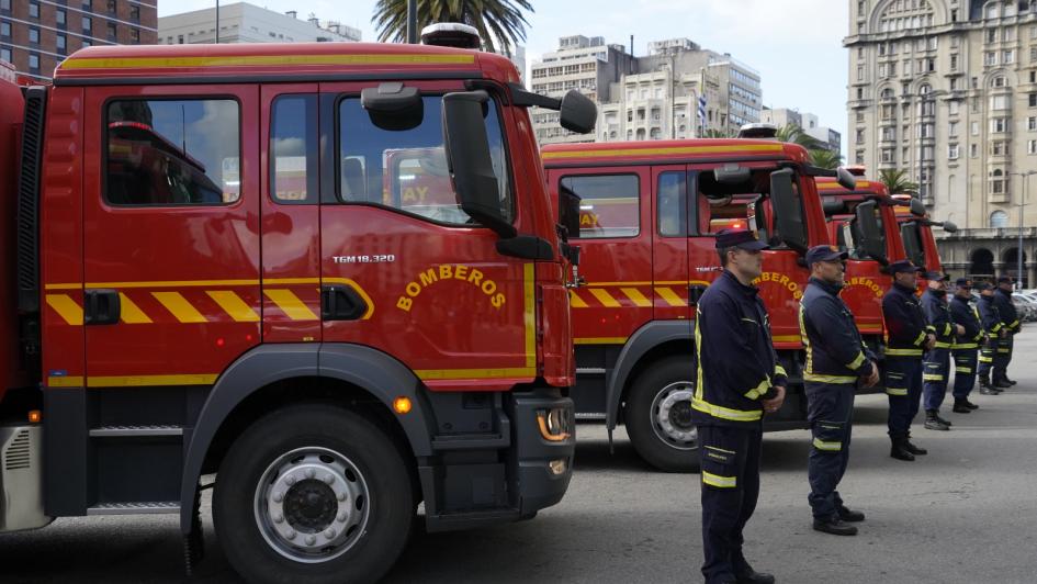 Entrega de autobombas a la Dirección Nacional de Bomberos Entrega de autobombas a la Dirección Nacional de Bomberos