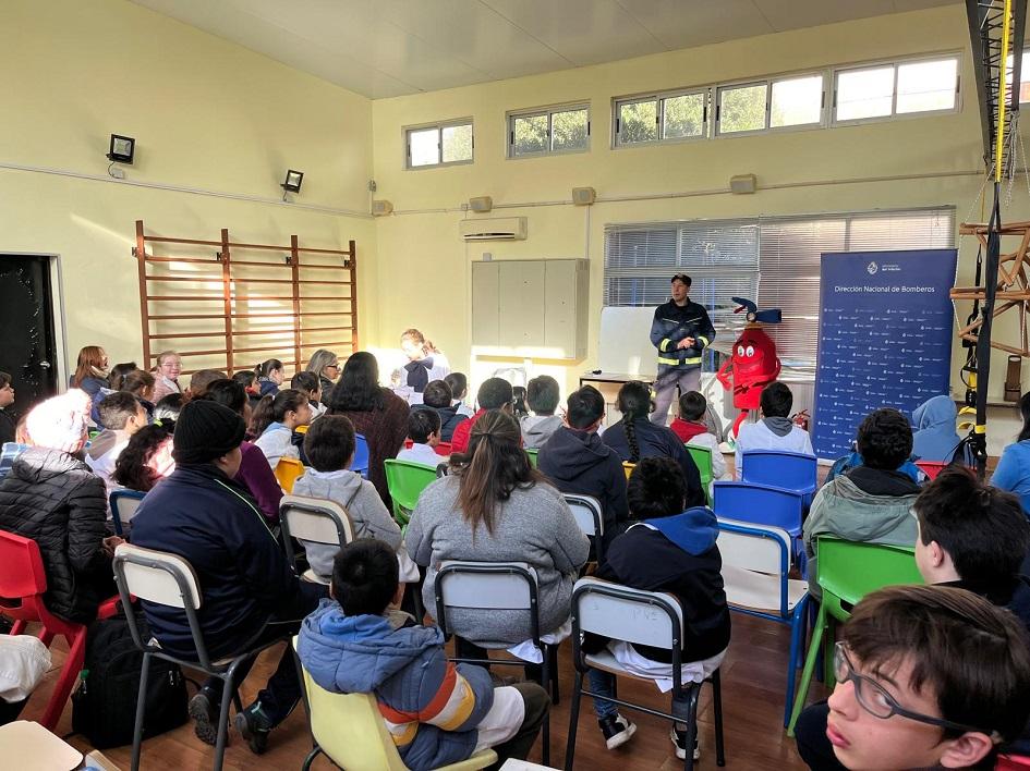 Escuela Especial N°79 "Rosalía de Castro” participaron de una jornada de capacitación de prevención Escuela Especial N°79 "Rosalía de Castro” participaron de una jornada de capacitación de prevención