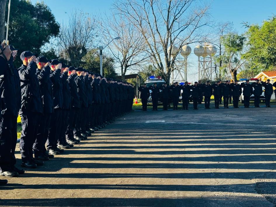Ceremonia de egreso de 55 nuevos agentes de la Escuela Policial de Colonia