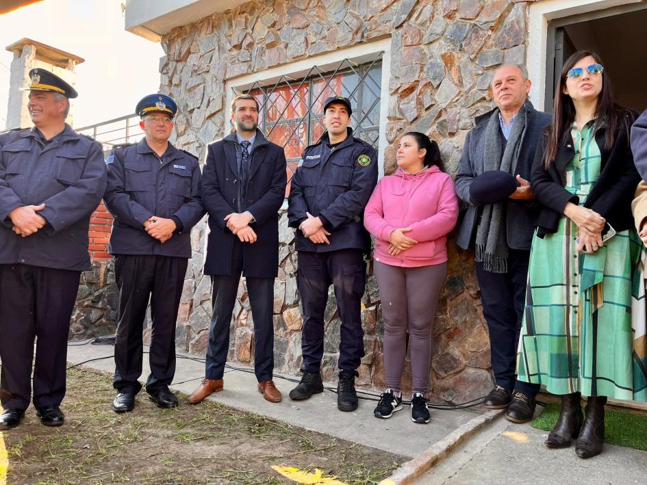 Otra vivienda entregada a un policía en el marco del Plan Avanzar