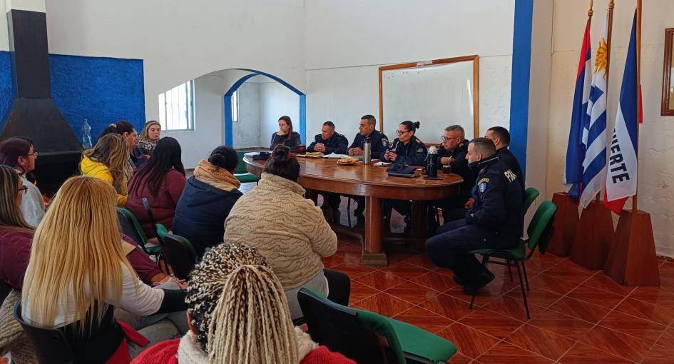 Reunión de acercamiento con familiares de personas privadas de libertad