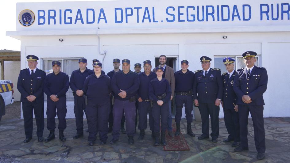 Ministro del Interior con efectivos de la Brigada Departamental de Seguridad Rural. Ministro del Interior con efectivos de la Brigada Departamental de Seguridad Rural.
