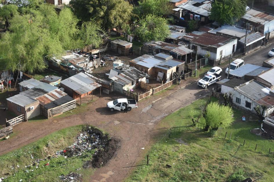 Allanamientos en barrios Ayuí y Fabini de Artigas resultan en siete detenciones