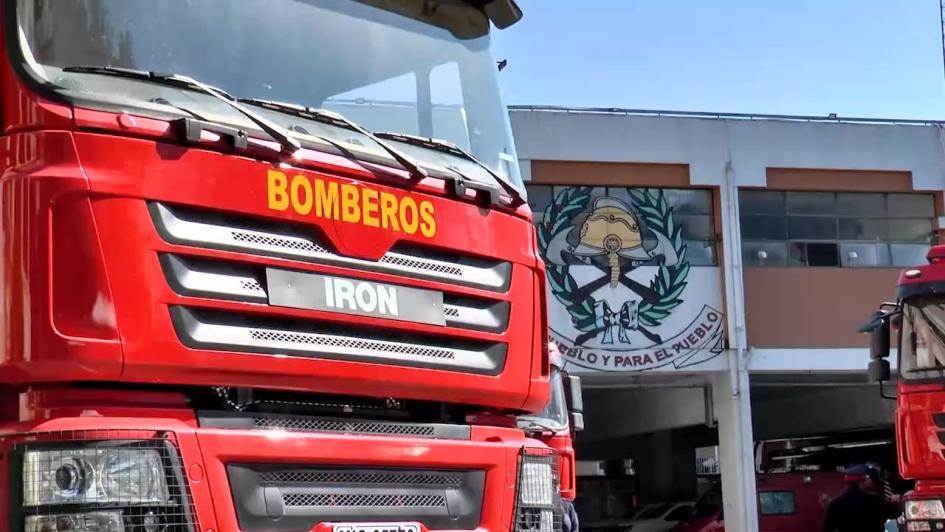Camiones entregados a bomberos