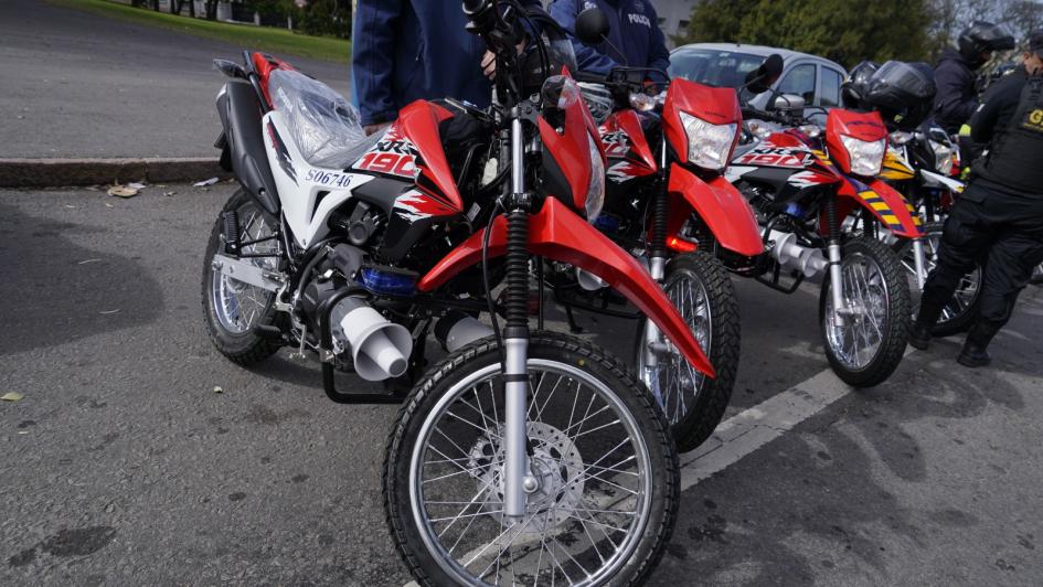 Motos