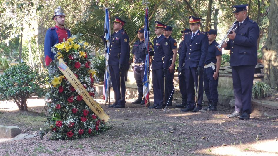 La Dirección Nacional de Bomberos realizó homenaje a aquellos funcionarios caídos en el deber