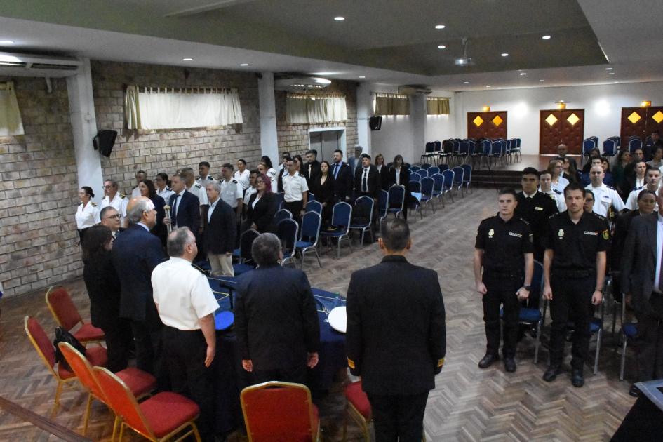 Asistentes y autoridades durante el curso. Asistentes y autoridades durante el curso.
