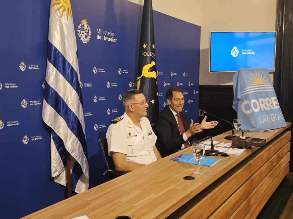 Director de la Policía Nacional y Presidente del Correo Uruguayo Director de la Policía Nacional y Presidente del Correo Uruguayo