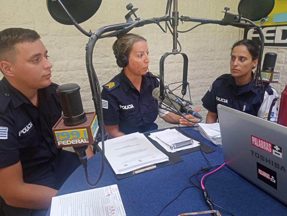 Entrevista radial a personal policial PCOP