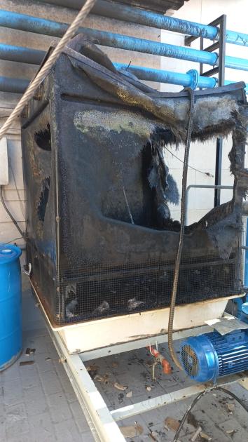 Incendio azotea BROU Unidad de enfriamiento incendiada