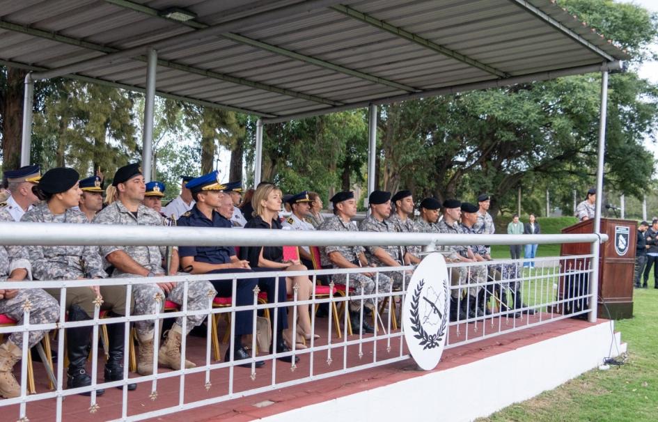 Autoridades observando la ceremonia Autoridades observando la ceremonia