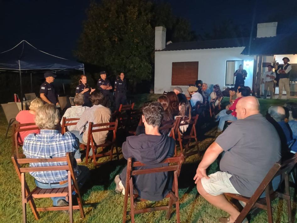 Reunión del Comando Jefaturial con vecinos Reunión con vecinos de zona Ahogados
