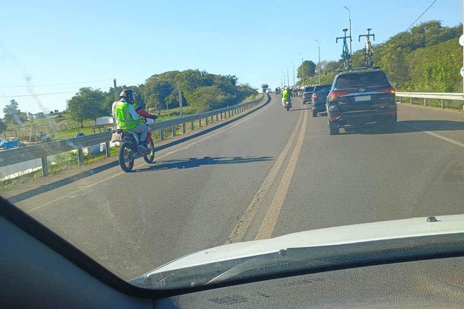 Policía controlando en las 500 Millas del Norte Policía controlando en las 500 Millas del Norte