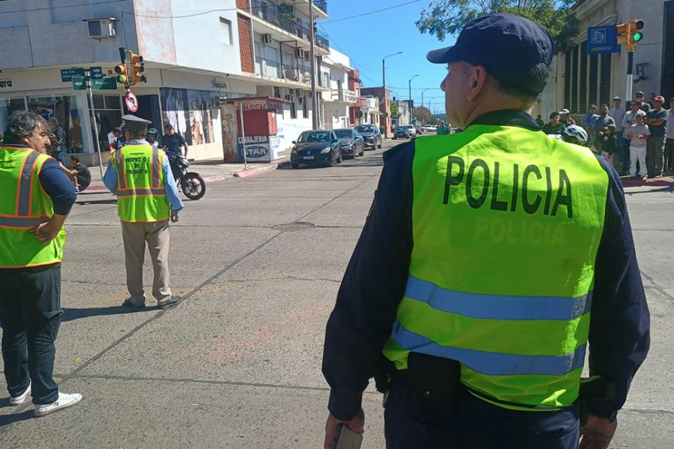 Policía controlando en las 500 Millas del Norte Policía controlando en las 500 Millas del Norte
