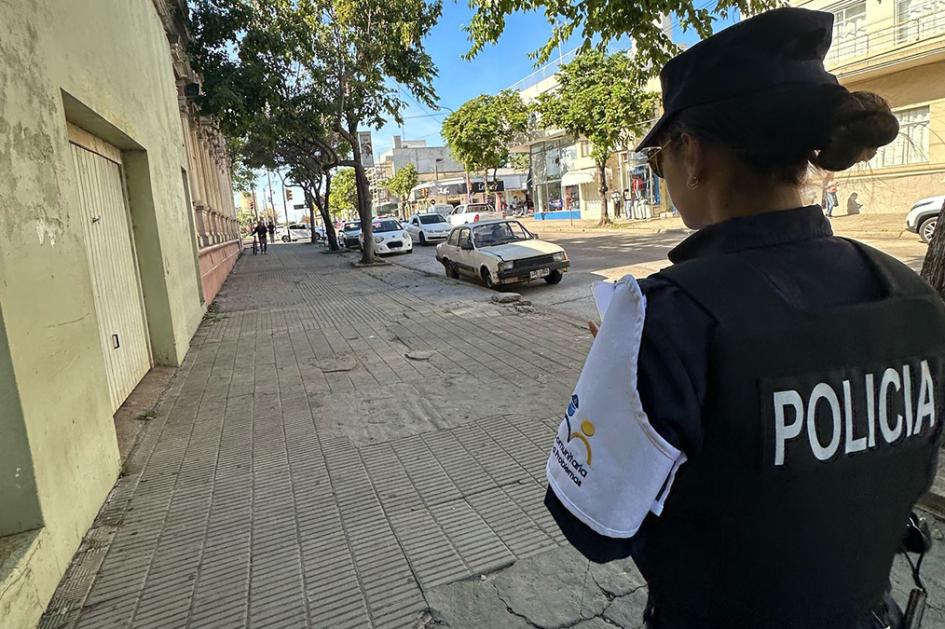 Policía Comunitaria recorriendo Comercios. Policía Comunitaria recorriendo Comercios.